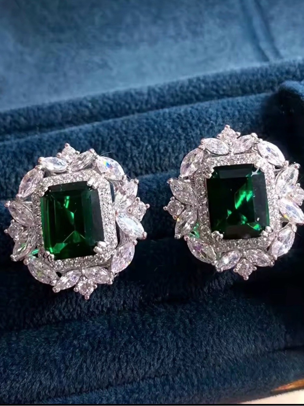 Luxury Lady Delicate Ear Stud Bright Green Zirconia Earrings